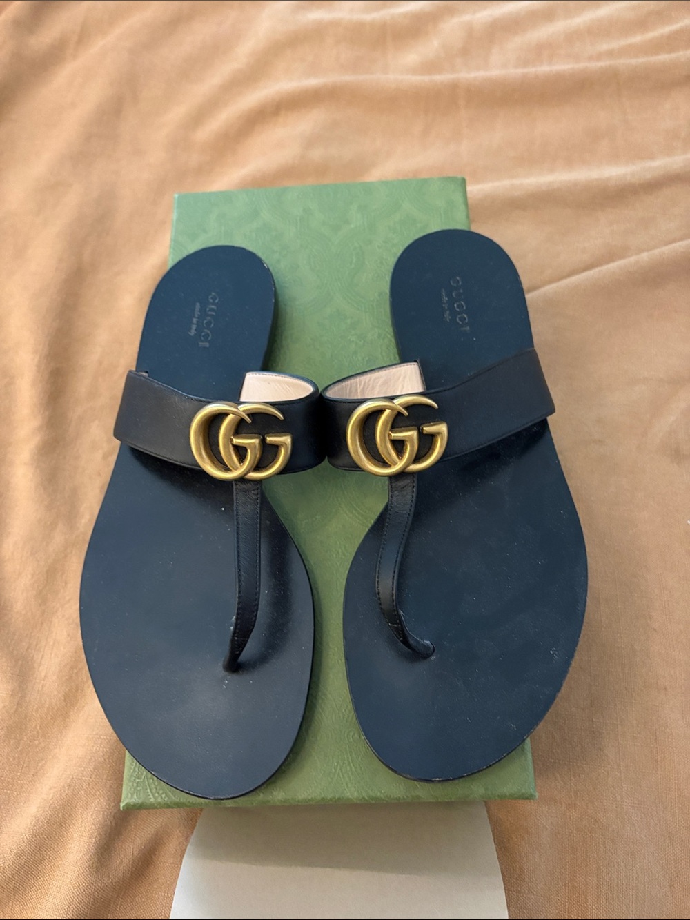 Gucci Black Leather Thong Sandals with Gold Double G - Picture 8 of 9